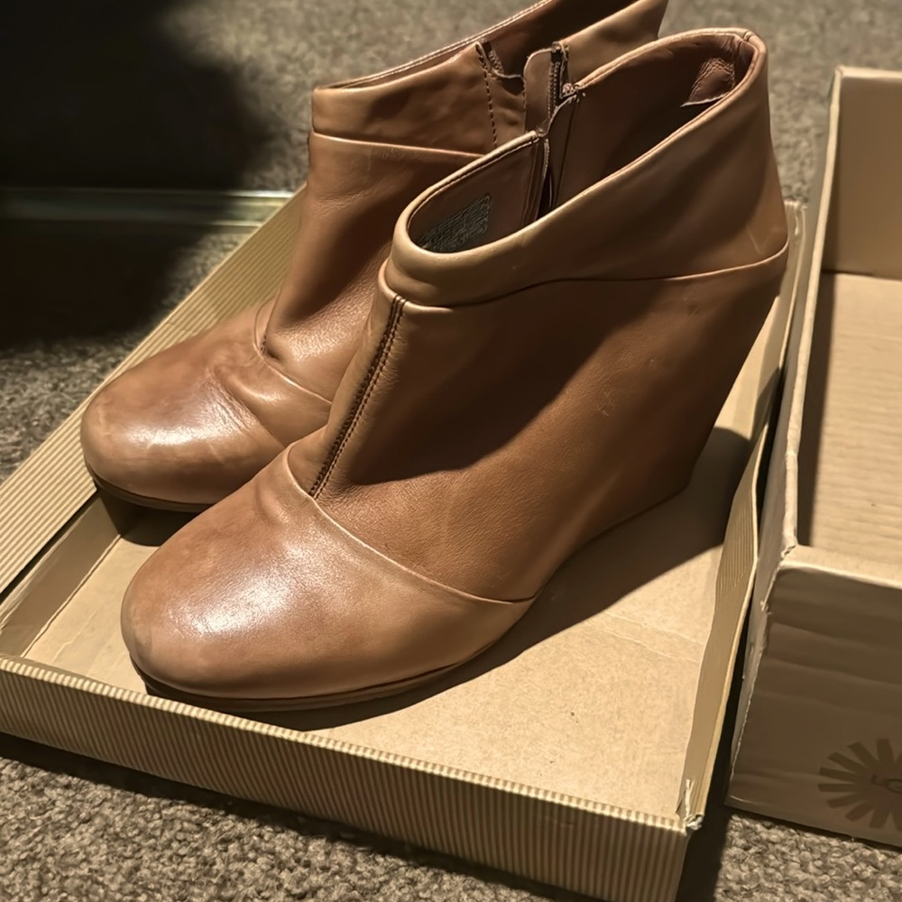 Ugg Carmine wedge booties
